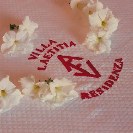 Acomodação com café da manhã  Laetitia 4*